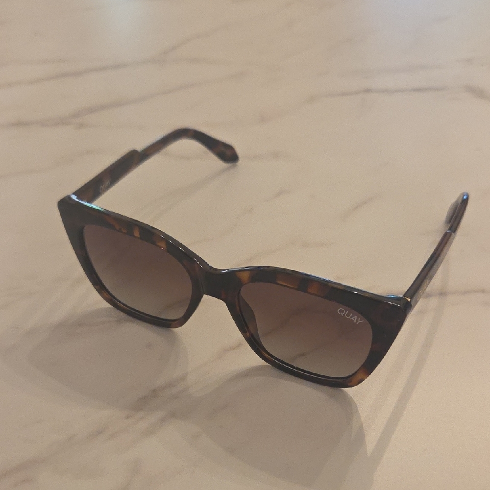 Quay Australia Tag Me Brown Tortoise Sunglasses